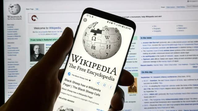 Wie KI den Traffic von Wikipedia reduziert