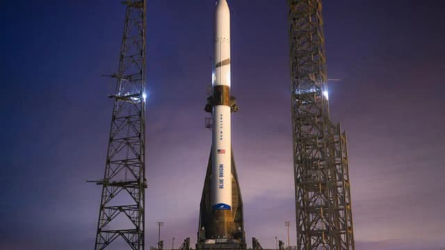 Blue Origin stellt Starship-Konkurrenten New Glenn 9x4 vor