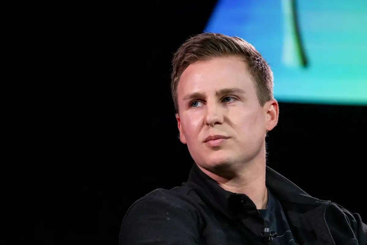 Brett Adcocks neues Startup Hark: Ein mysteriöser KI-Vorstoß